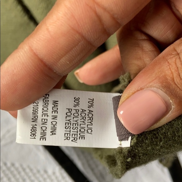 ❤️ARMY GREEN SCARF❤️ - Picture 5 of 5